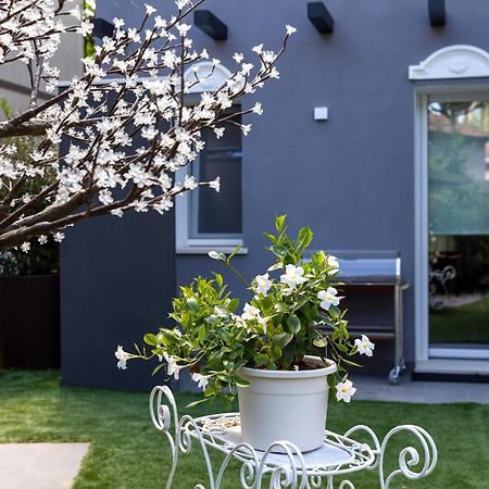 Villa Monti Suites&Aparts Cesenatico Exterior foto